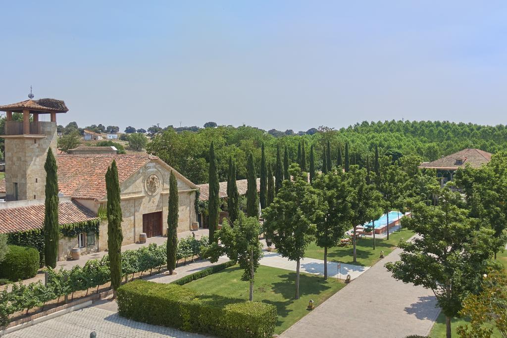 Hacienda Zorita Wine Hotel & Spa Valverdón Εξωτερικό φωτογραφία A view of the village